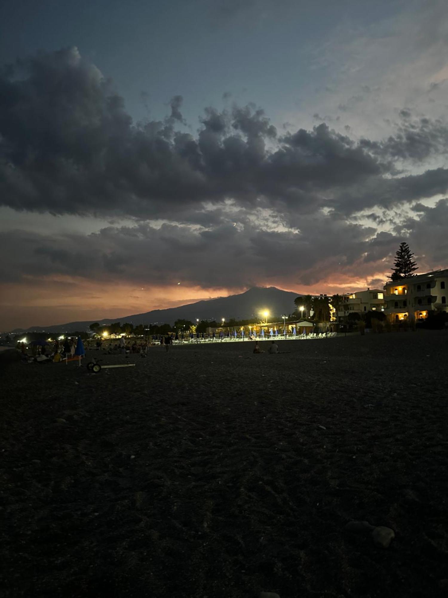 Appartamento I Puritani On The Beach 贾迪尼-纳克索斯 外观 照片