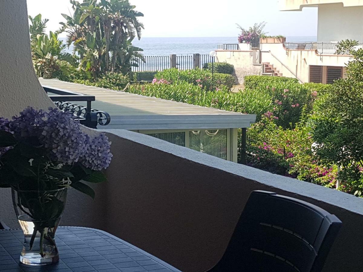Appartamento I Puritani On The Beach 贾迪尼-纳克索斯 外观 照片